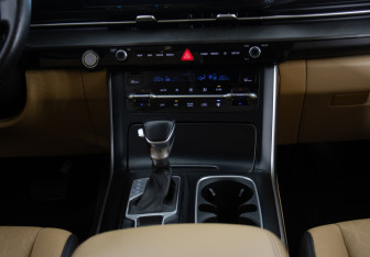 Подержанный автомобиль Kia Carnival 2021 года (15 фото)