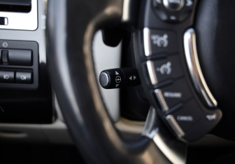 Подержанный автомобиль Land Rover Range Rover 2012 года (26 фото)