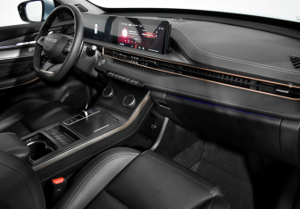 Подержанный автомобиль Exeed LX 2023 года (14 фото)