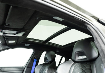 Подержанный автомобиль BMW X6 M 2021 года (28 фото)