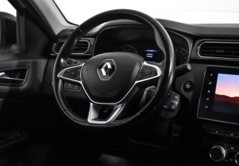 Подержанный автомобиль Renault Arkana 2019 года (14 фото)