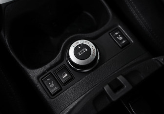 Подержанный автомобиль Nissan X-Trail 2017 года (17 фото)