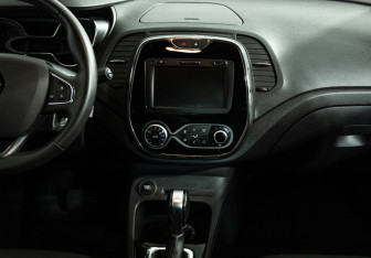 Подержанный автомобиль Renault Kaptur 2019 года (14 фото)