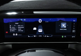 Подержанный автомобиль Geely Atlas 2023 года (12 фото)