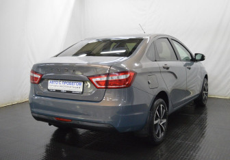 Подержанный автомобиль LADA (ВАЗ) Vesta Sedan 2017 года (5 фото)