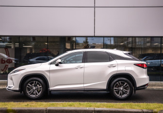 Подержанный автомобиль Lexus RX 2021 года (9 фото)