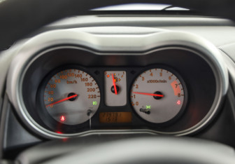 Подержанный автомобиль Nissan Note 2008 года (11 фото)