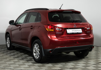 Подержанный автомобиль Mitsubishi ASX 2014 года (7 фото)