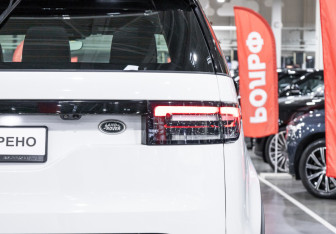 Подержанный автомобиль Land Rover Discovery 2019 года (13 фото)