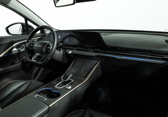 Подержанный автомобиль Omoda C5 2024 года (9 фото)