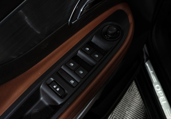 Подержанный автомобиль Opel Mokka 2013 года (10 фото)