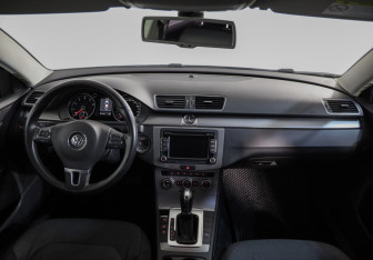 Подержанный автомобиль Volkswagen Passat Sedan 2012 года (9 фото)