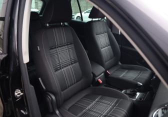 Подержанный автомобиль Volkswagen Tiguan 2016 года (24 фото)