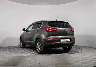 Подержанный автомобиль Kia Sportage 2011 года (7 фото)