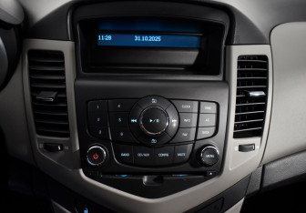 Подержанный автомобиль Chevrolet Cruze Sedan 2012 года (17 фото)