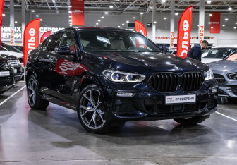 Подержанный автомобиль BMW X6 2020 года (5 фото)
