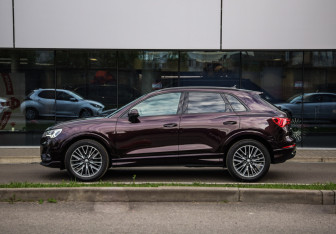 Подержанный автомобиль Audi Q3 2020 года (9 фото)