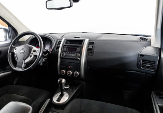 Подержанный автомобиль Nissan X-Trail 2012 года (9 фото)