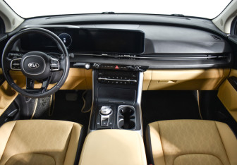 Подержанный автомобиль Kia Carnival 2021 года (14 фото)