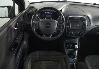 Подержанный автомобиль Renault Kaptur 2017 года (10 фото)