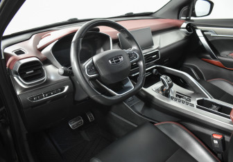 Подержанный автомобиль Geely Coolray 2021 года (9 фото)