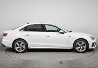 Подержанный автомобиль Audi A4 Sedan 2020 года (4 фото)