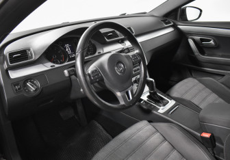 Подержанный автомобиль Volkswagen Passat CC 2012 года (9 фото)