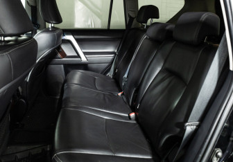 Подержанный автомобиль Toyota Land Cruiser Prado 2015 года (10 фото)