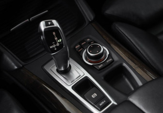 Подержанный автомобиль BMW X6 2013 года (17 фото)