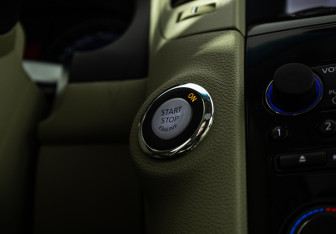 Подержанный автомобиль Infiniti FX 2011 года (16 фото)