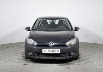 Подержанный автомобиль Volkswagen Golf Hatchback 2011 года (2 фото)