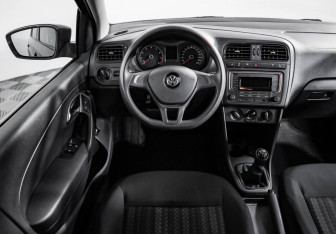 Подержанный автомобиль Volkswagen Polo Sedan 2018 года (10 фото)