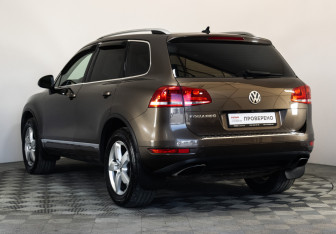 Подержанный автомобиль Volkswagen Touareg 2012 года (7 фото)