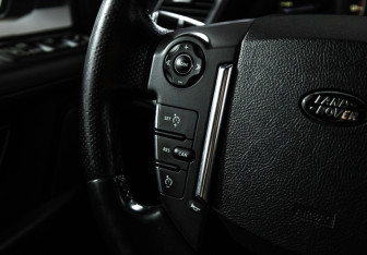 Подержанный автомобиль Land Rover Range Rover Sport 2012 года (17 фото)