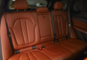 Подержанный автомобиль BMW X5 2019 года (34 фото)