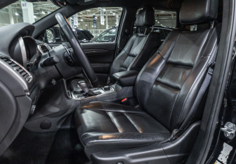 Подержанный автомобиль Jeep Grand Cherokee 2018 года (16 фото)