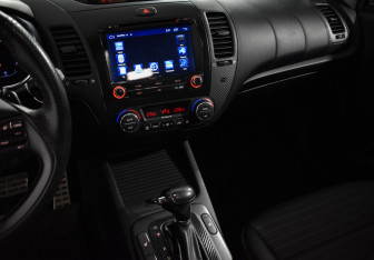 Подержанный автомобиль Kia Cerato Sedan 2014 года (17 фото)