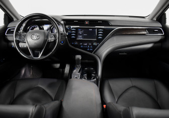 Подержанный автомобиль Toyota Camry Sedan 2020 года (11 фото)
