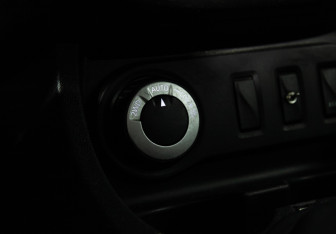 Подержанный автомобиль Renault Duster 2015 года (17 фото)