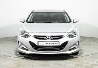 Подержанный автомобиль Hyundai i40 Sedan 2014 года (2 фото)