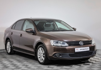 Подержанный автомобиль Volkswagen Jetta Sedan 2014 года (3 фото)