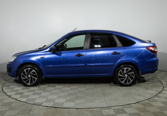 Подержанный автомобиль LADA (ВАЗ) Granta Liftback 2017 года (8 фото)