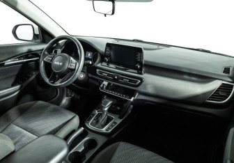 Подержанный автомобиль Kia Seltos 2022 года (9 фото)