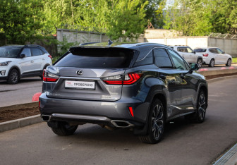 Подержанный автомобиль Lexus RX 2018 года (6 фото)