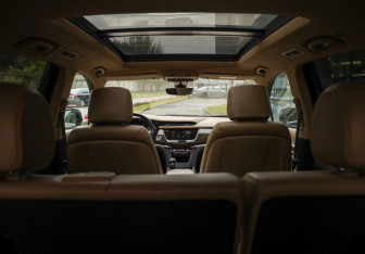 Подержанный автомобиль Cadillac XT6 2021 года (35 фото)
