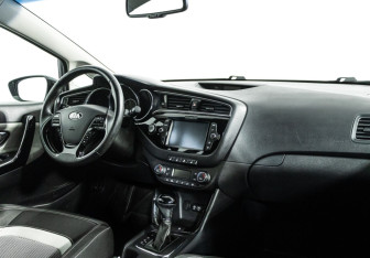 Подержанный автомобиль Kia Ceed Wagon 2018 года (9 фото)