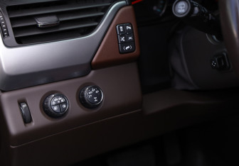 Подержанный автомобиль Chevrolet Tahoe 2016 года (26 фото)