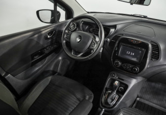 Подержанный автомобиль Renault Kaptur 2018 года (9 фото)