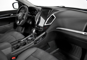 Подержанный автомобиль DongFeng AX7 2017 года (12 фото)