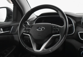 Подержанный автомобиль Hyundai Tucson 2019 года (14 фото)